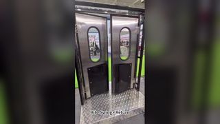 Dapatkah Pintu Lalu Lintas Dampak Ini Bertahan dari Lalu Lintas Forklift yang Konstan?